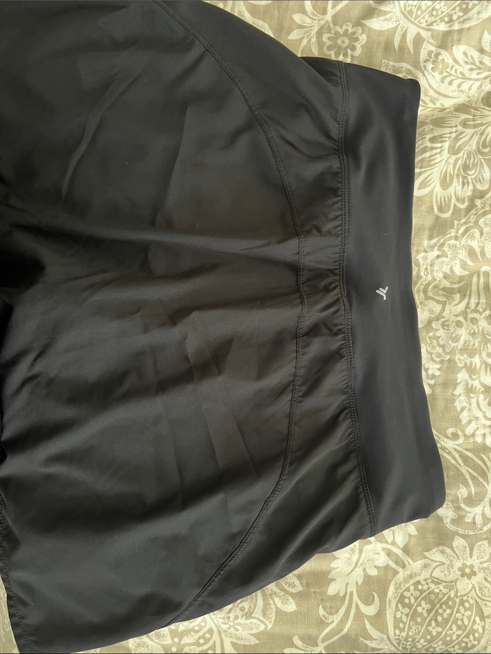 Old Navy Black Athletic Women’s Shorts under skirt